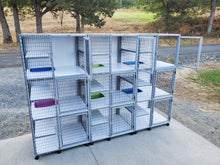 Load image into Gallery viewer, Kitty Condo Model 390