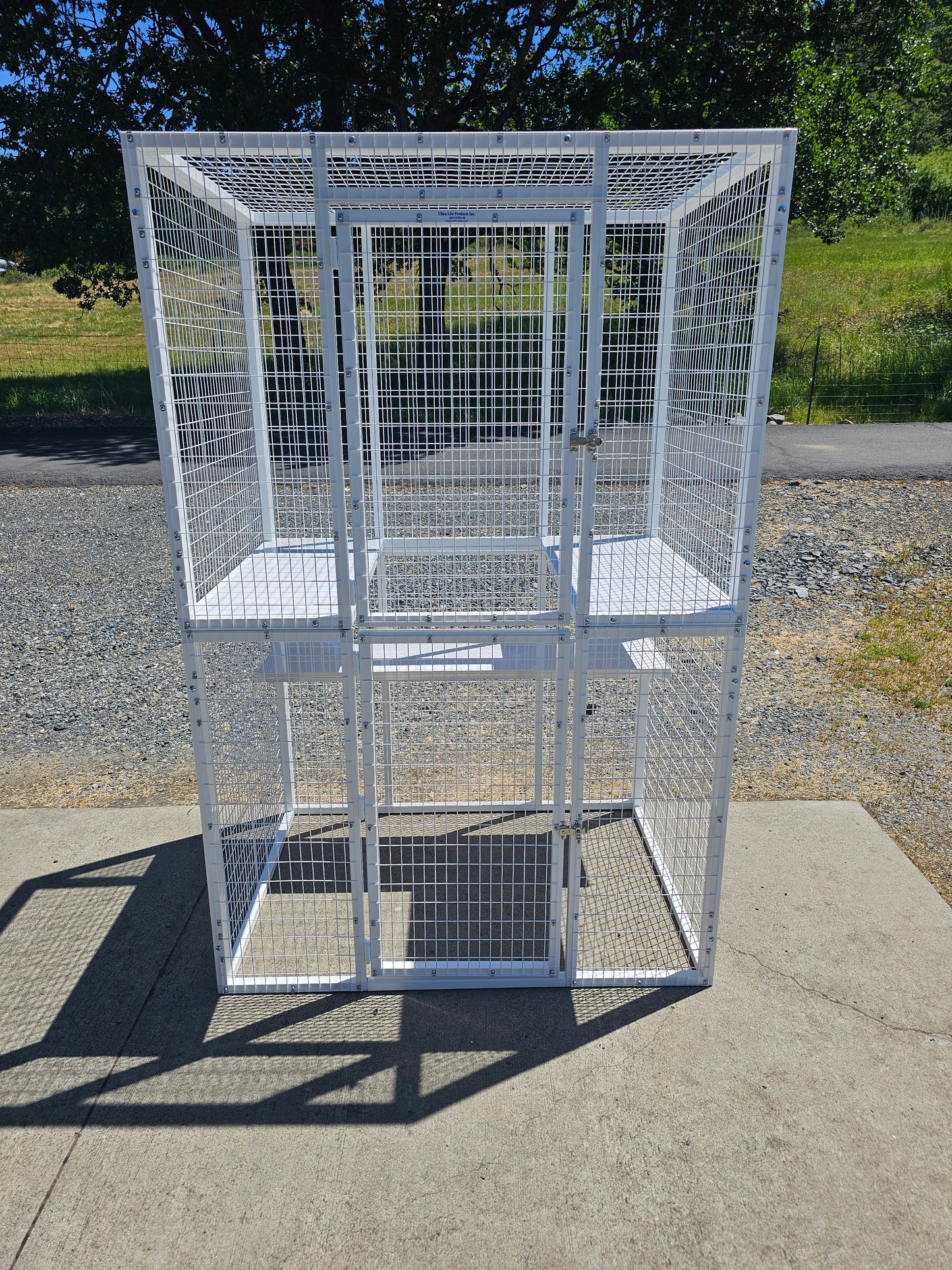 WALK-IN ENCLOSURE MODEL 510