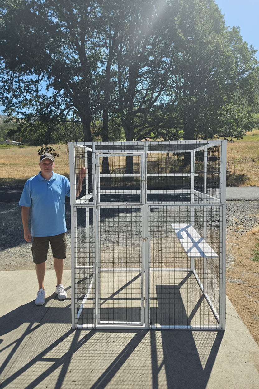 WALK-IN ENCLOSURE MODEL 560