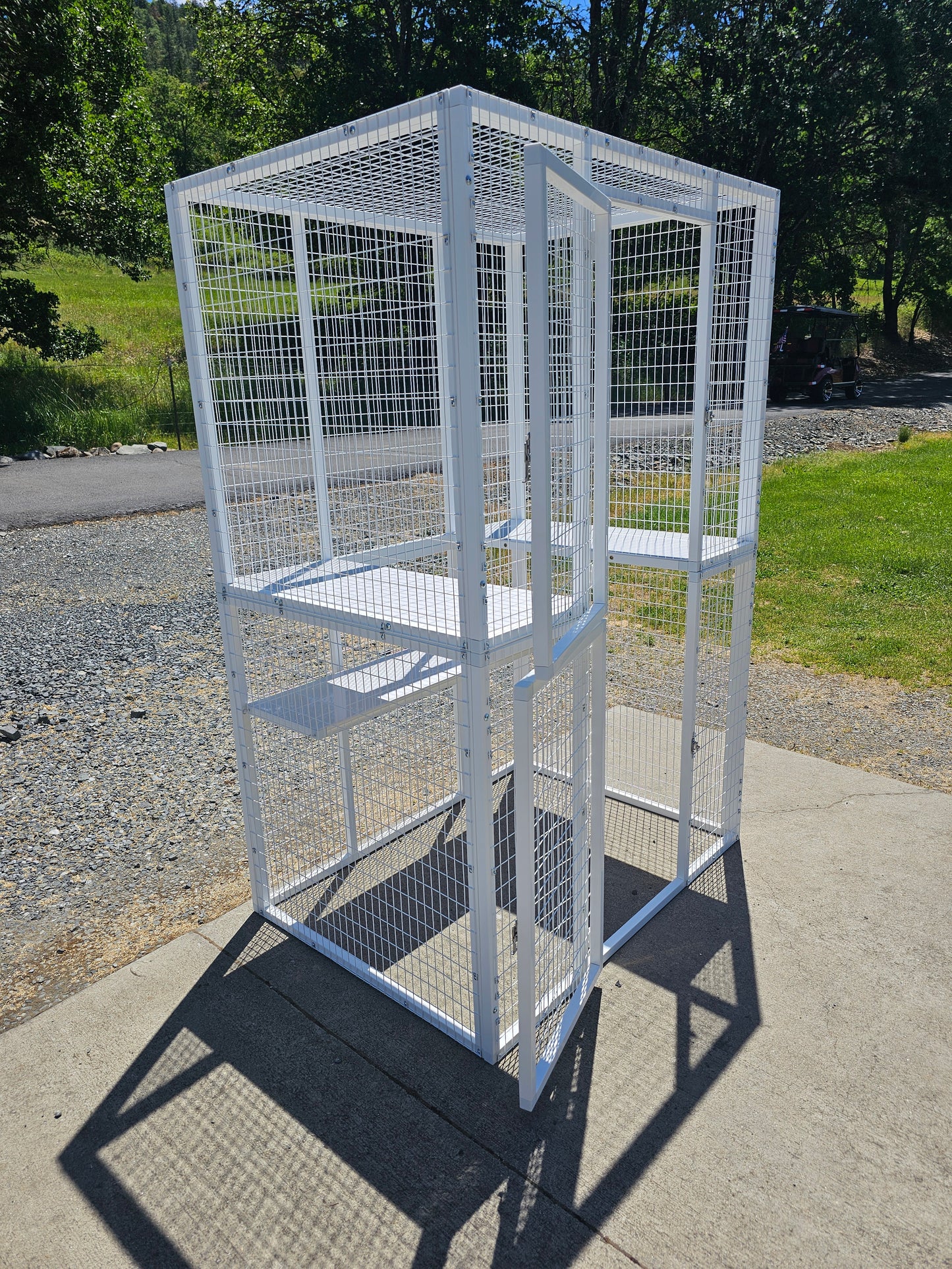 WALK-IN ENCLOSURE MODEL 510