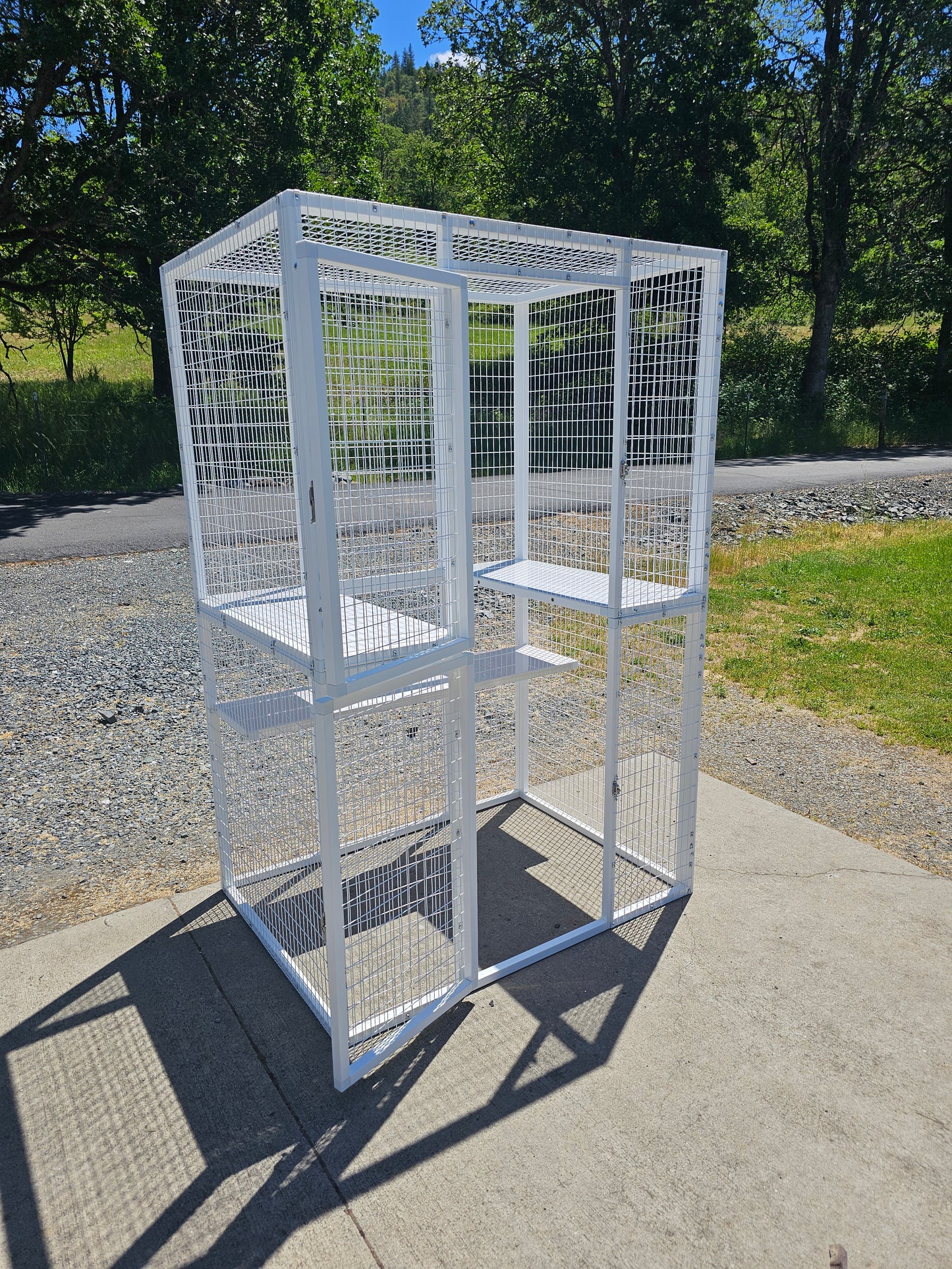 WALK-IN ENCLOSURE MODEL 510