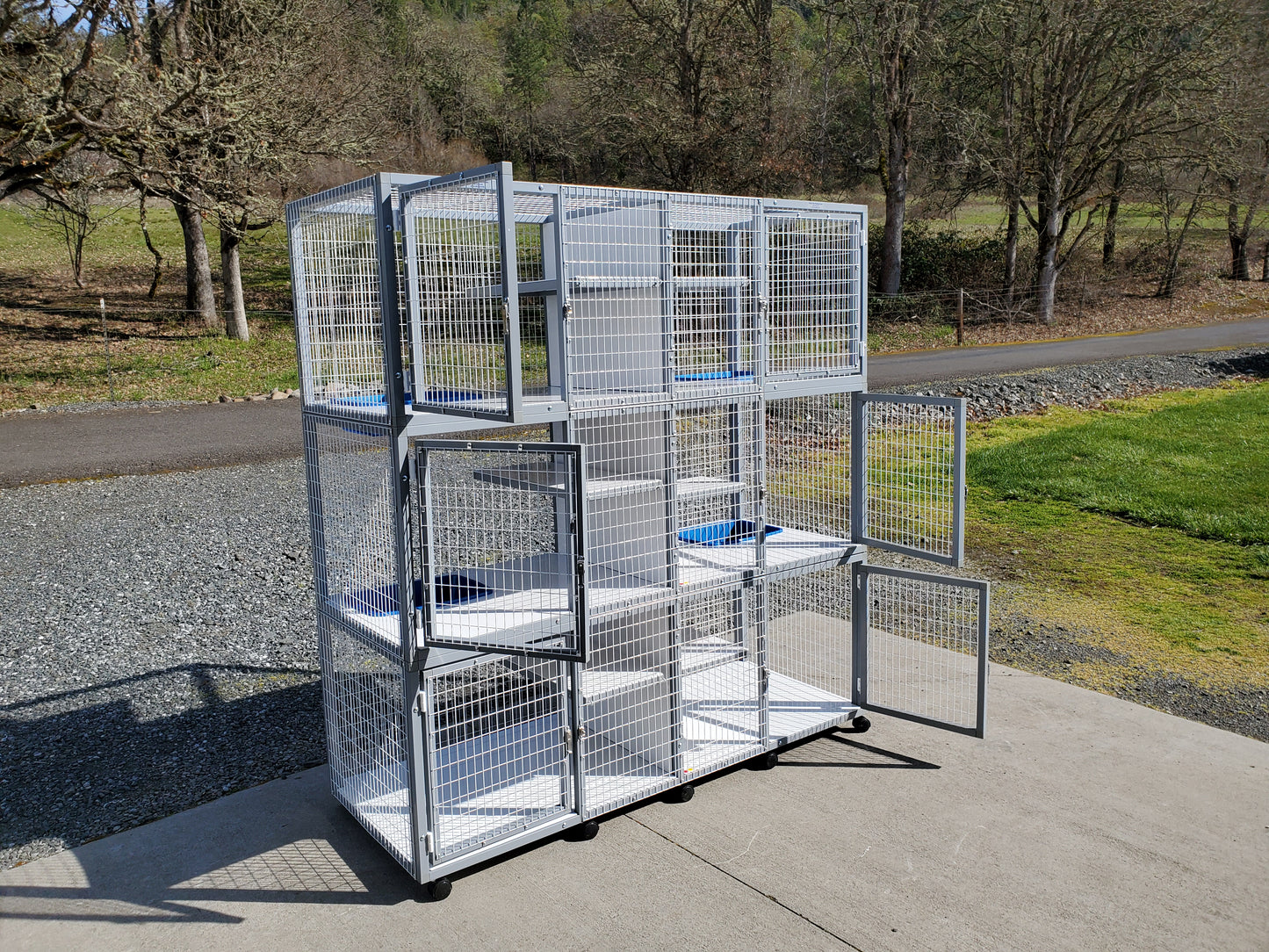 KITTY CONDO MODEL 490