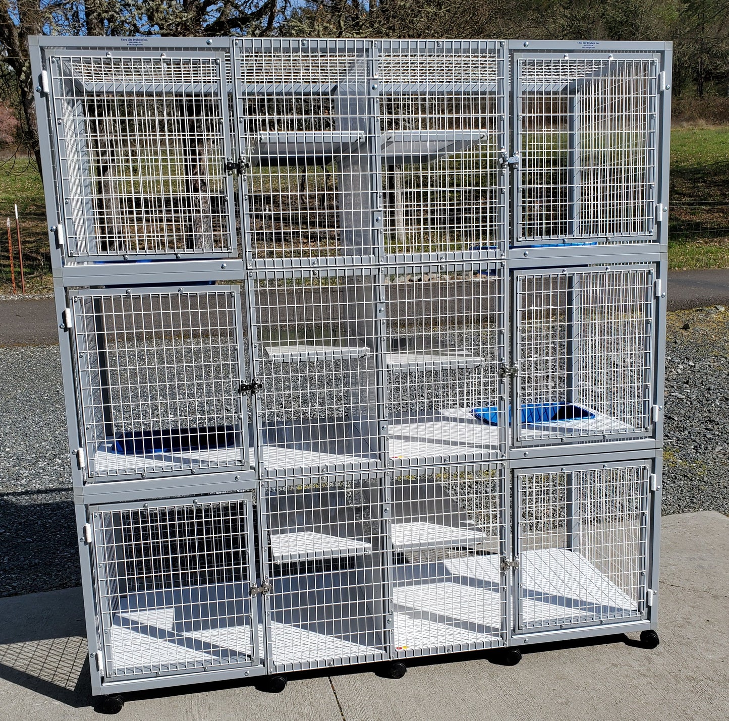 KITTY CONDO MODEL 490