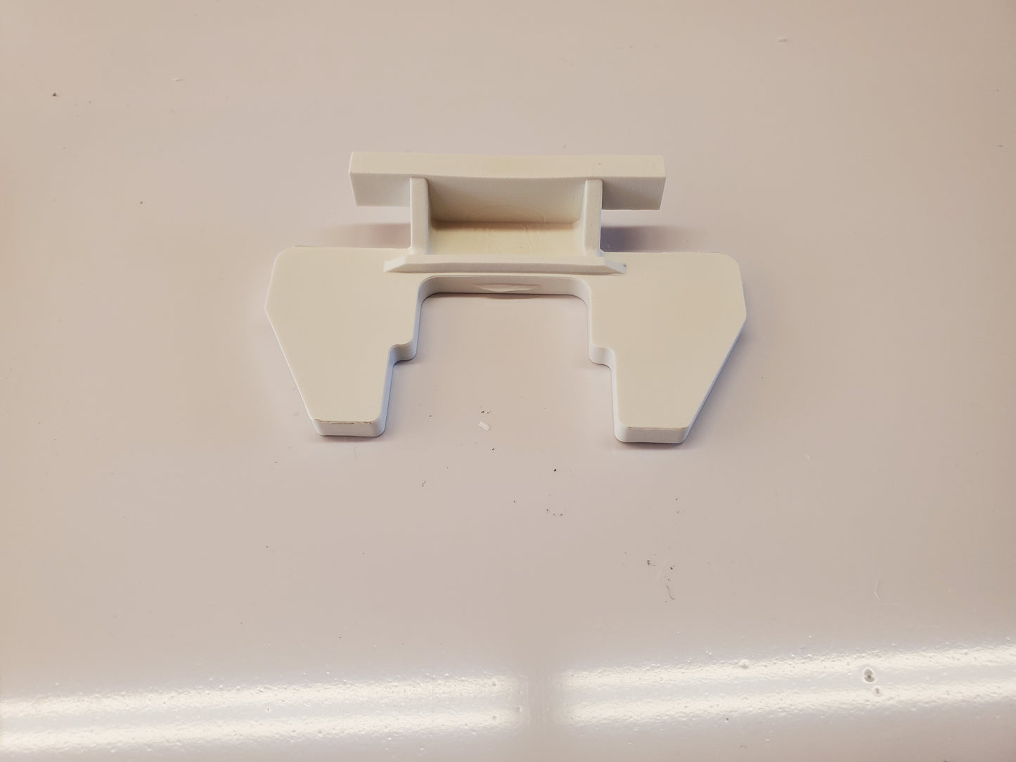 Flipper for vinyl latch