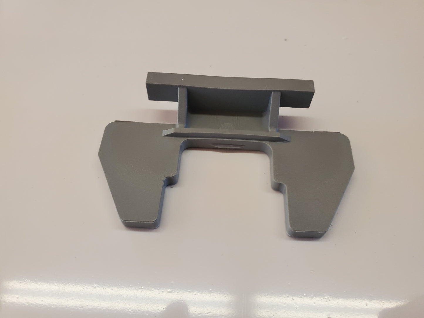 Flipper for vinyl latch