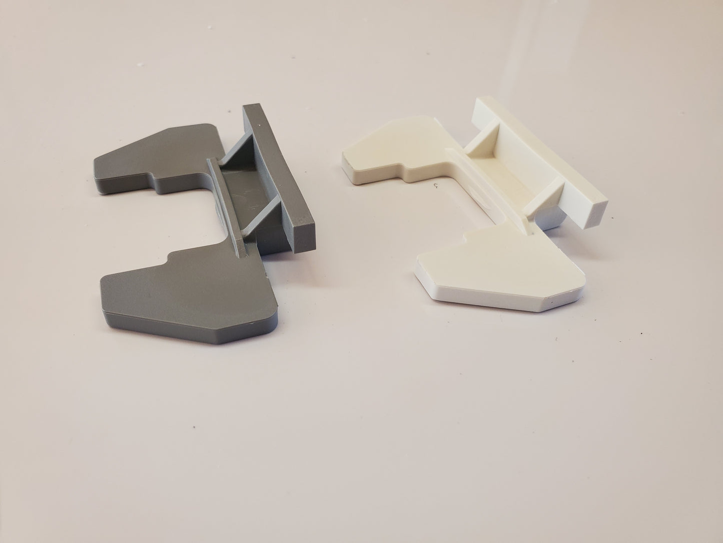 Flipper for vinyl latch