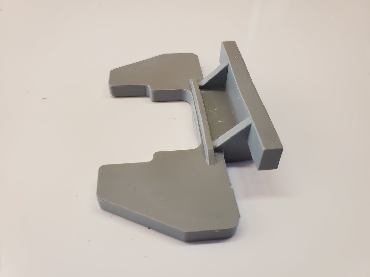 Flipper for vinyl latch