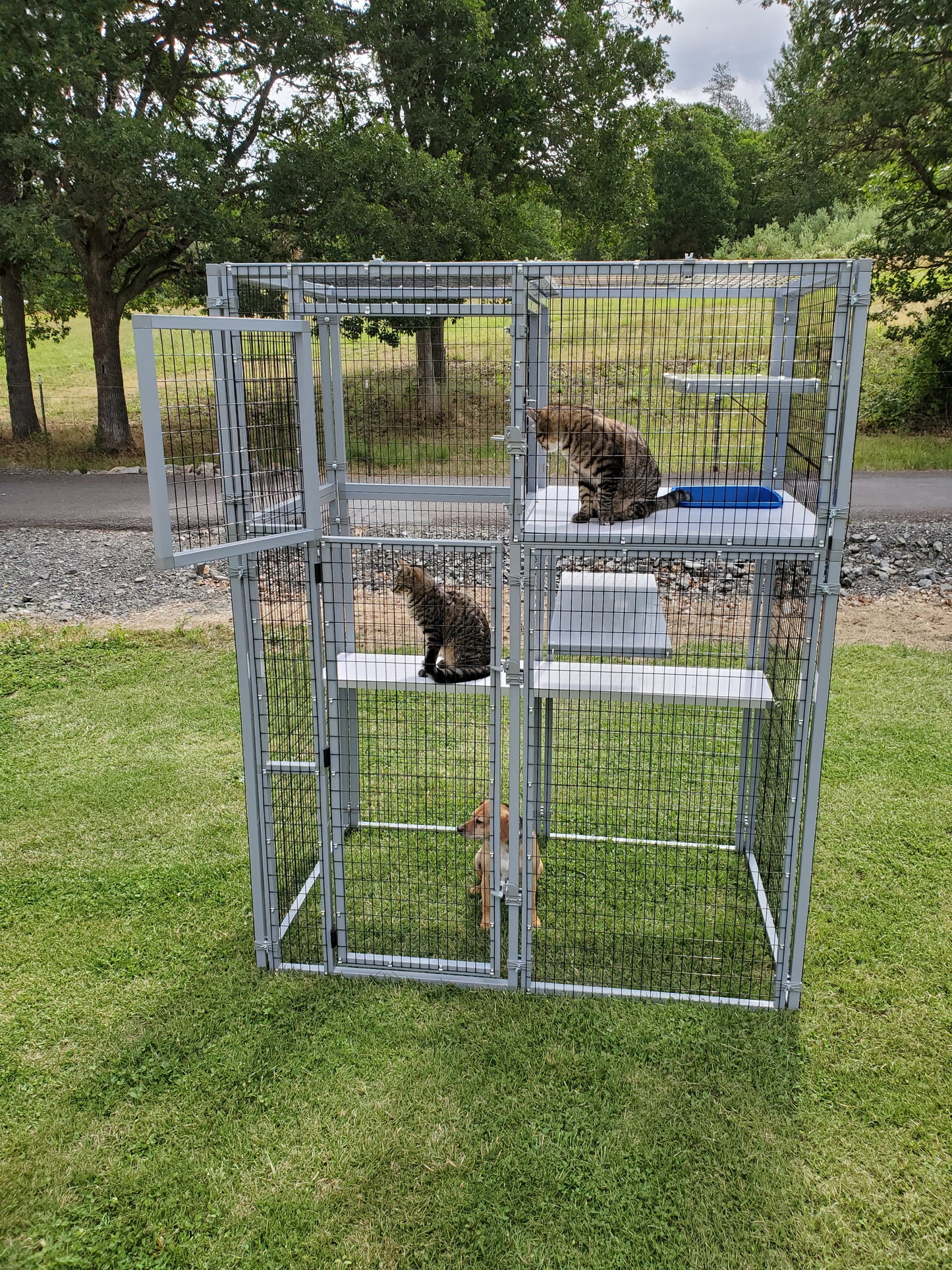 WALK-IN ENCLOSURE MODEL 535-A