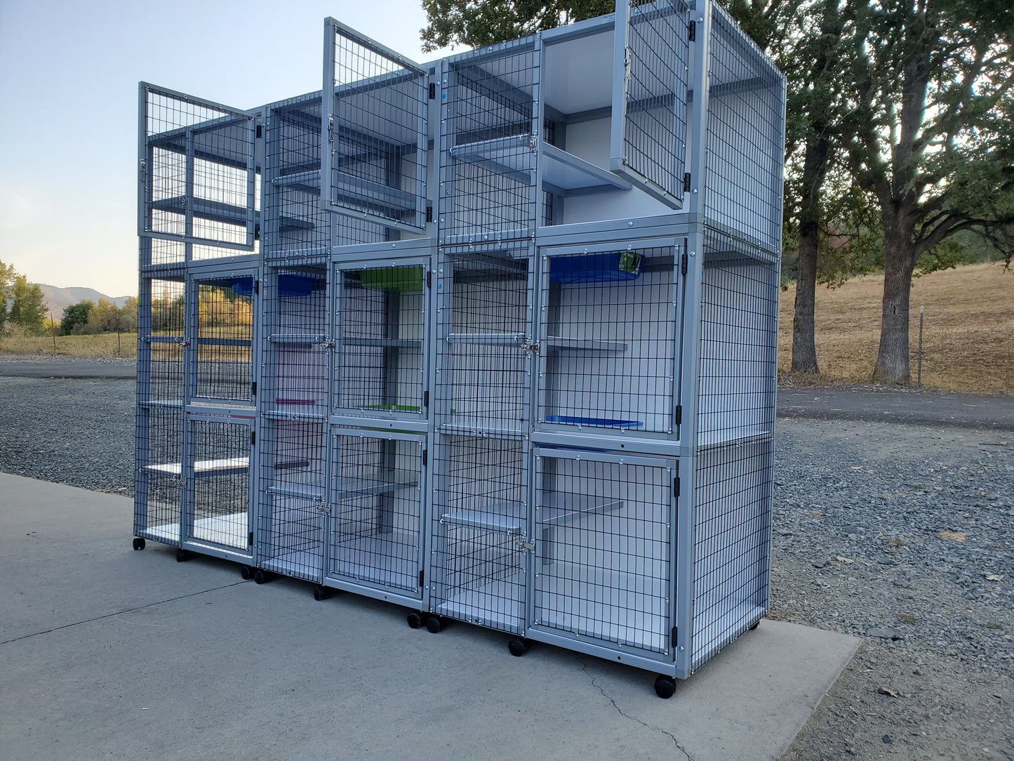 Kitty Condo Model 390