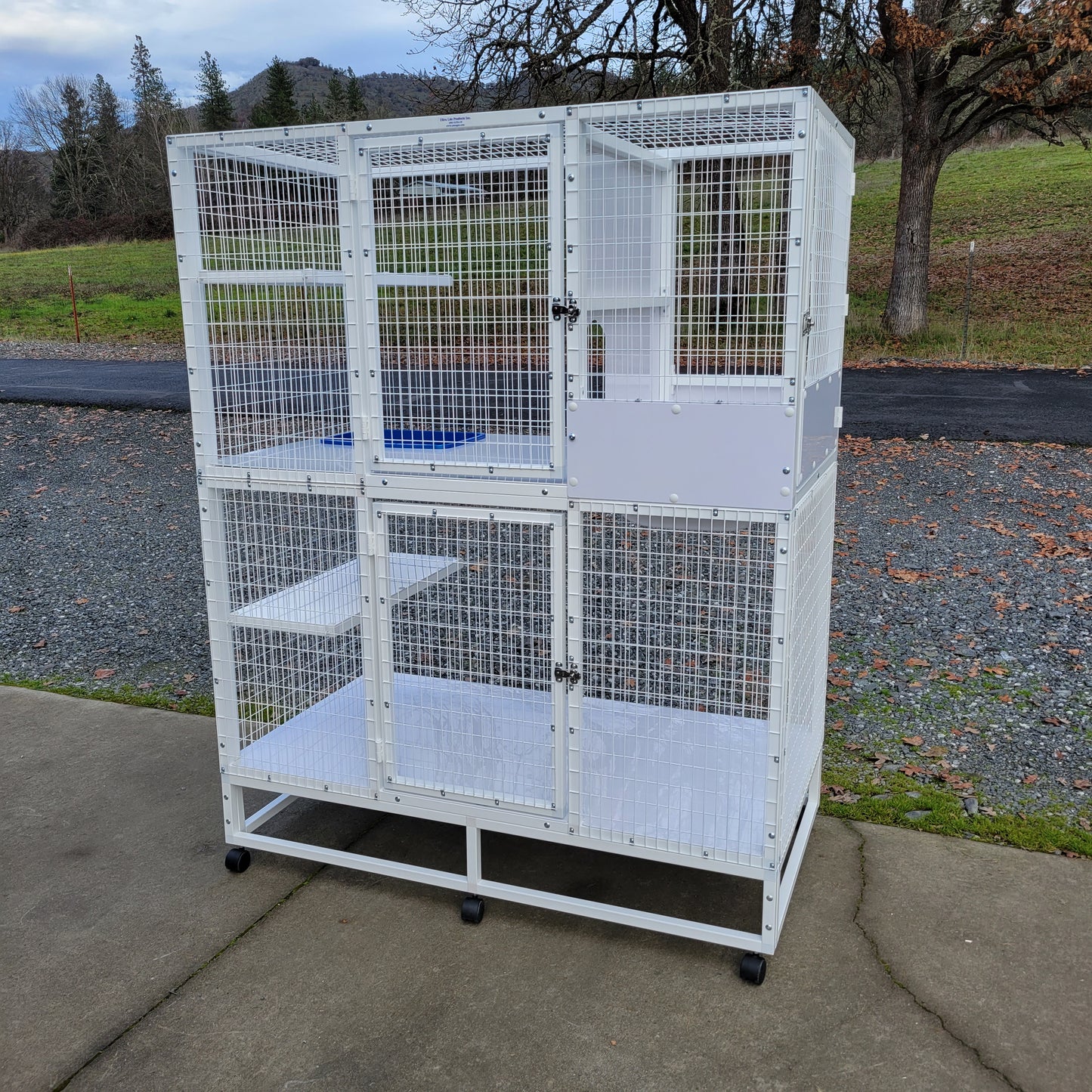 KITTY CONDO MODEL 520-K