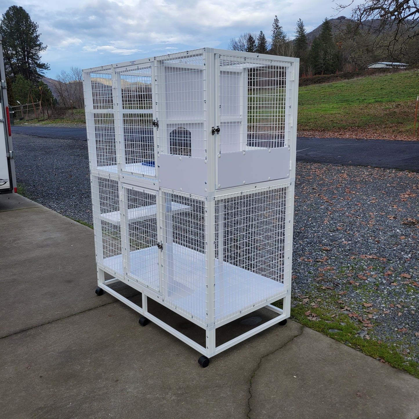 KITTY CONDO MODEL 520-K