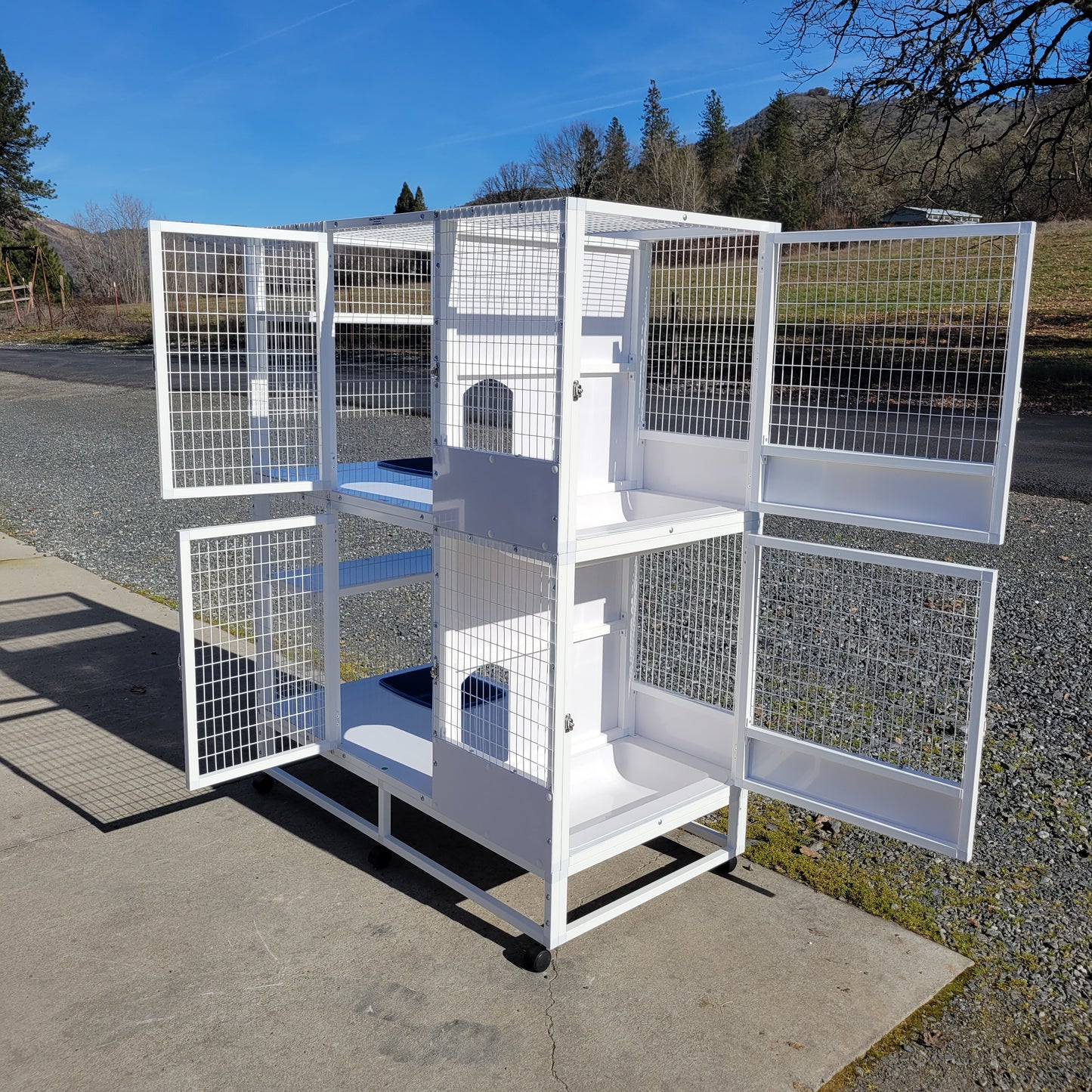 KITTY CONDO MODEL 520-K