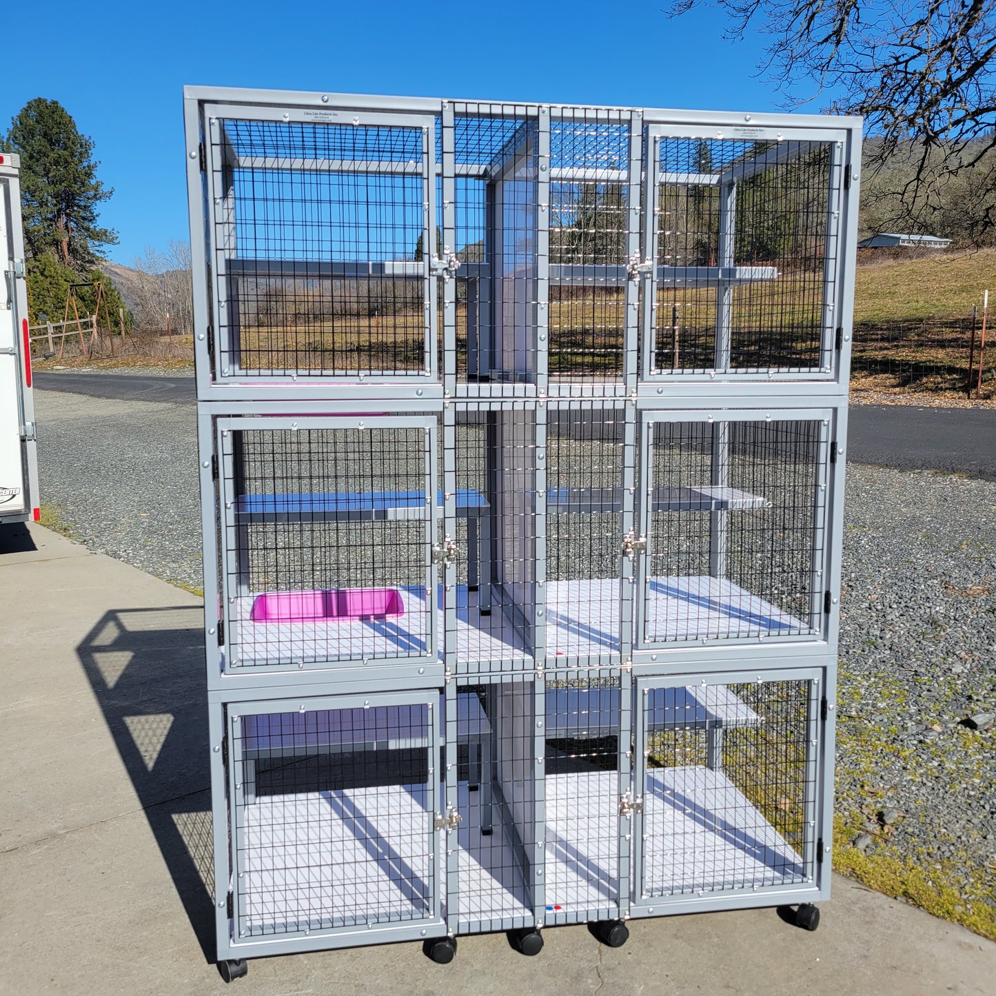 KITTY CONDO MODEL 460