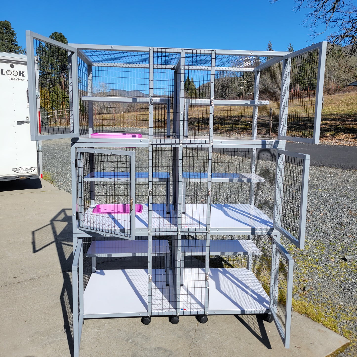 KITTY CONDO MODEL 460