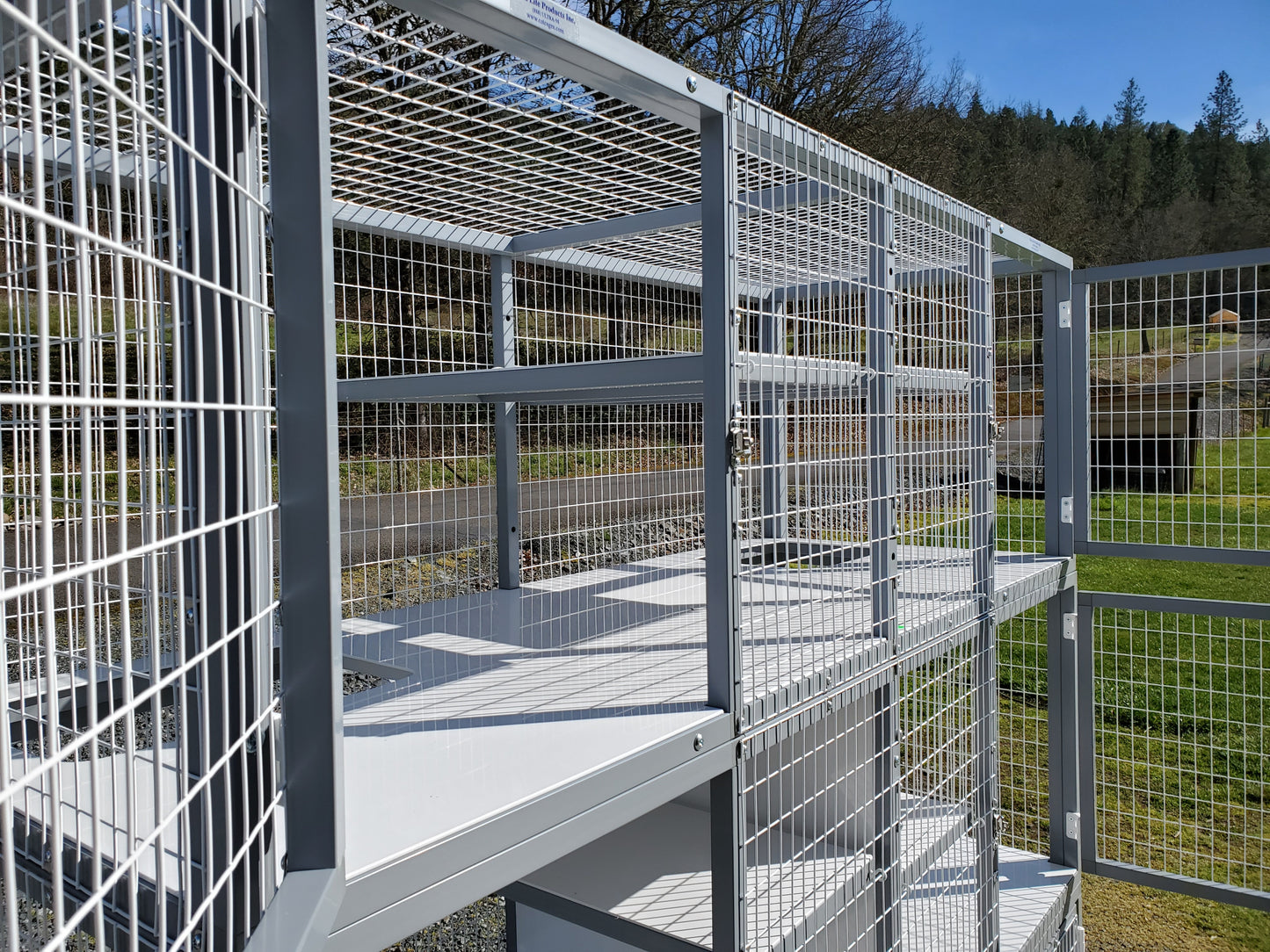 KITTY CONDO MODEL 490