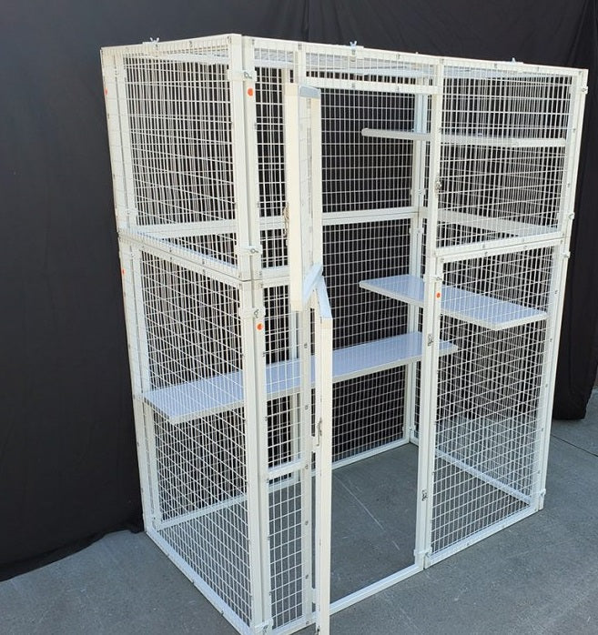 WALK-IN ENCLOSURE MODEL 535