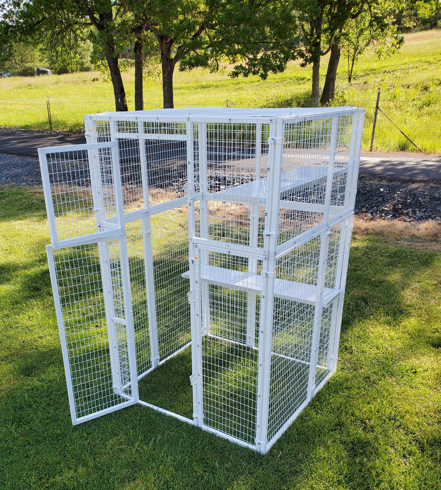 WALK-IN ENCLOSURES MODEL 540