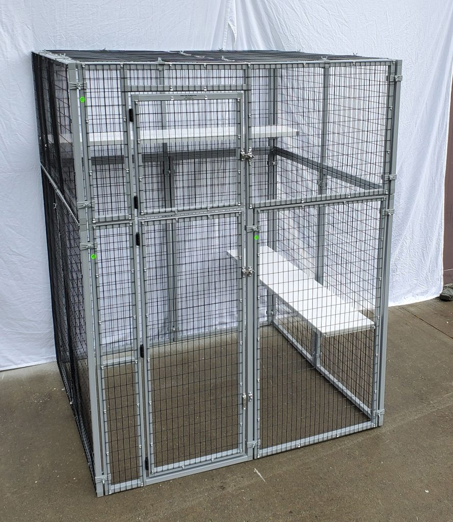 WALK-IN ENCLOSURE MODEL 560