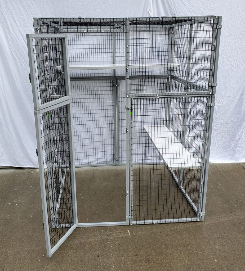 WALK-IN ENCLOSURE MODEL 560