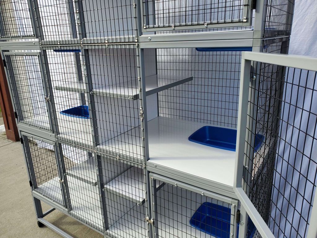 KITTY CONDO MODEL 490