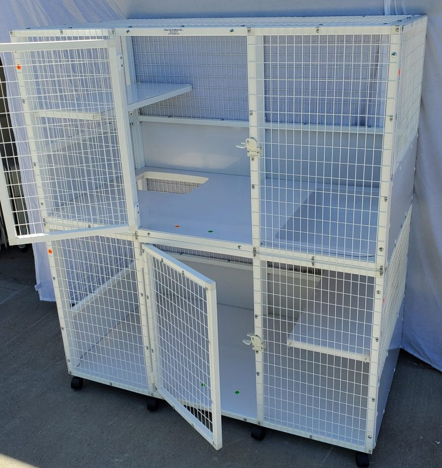 KITTY CONDO MODEL 520-S