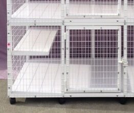 KITTY CONDO MODEL 935